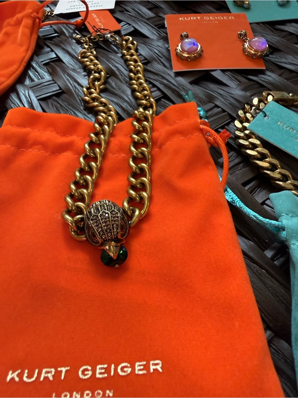 KURT GEIGER LONDON
Eagle Head Collar Chain Necklace in Gold Emerald - Picture 10 of 10